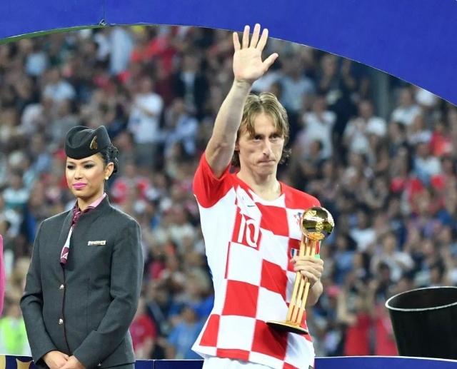 国米三后卫体系滴水不漏（国米三中卫防线固若金汤）