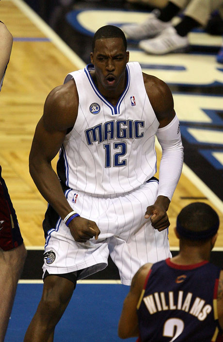 NBA战报：布克25分，古德温罚球准绝杀，太阳99-98勇士（太阳99-98险胜勇士：布克砍下25分，古德温罚球准绝杀）