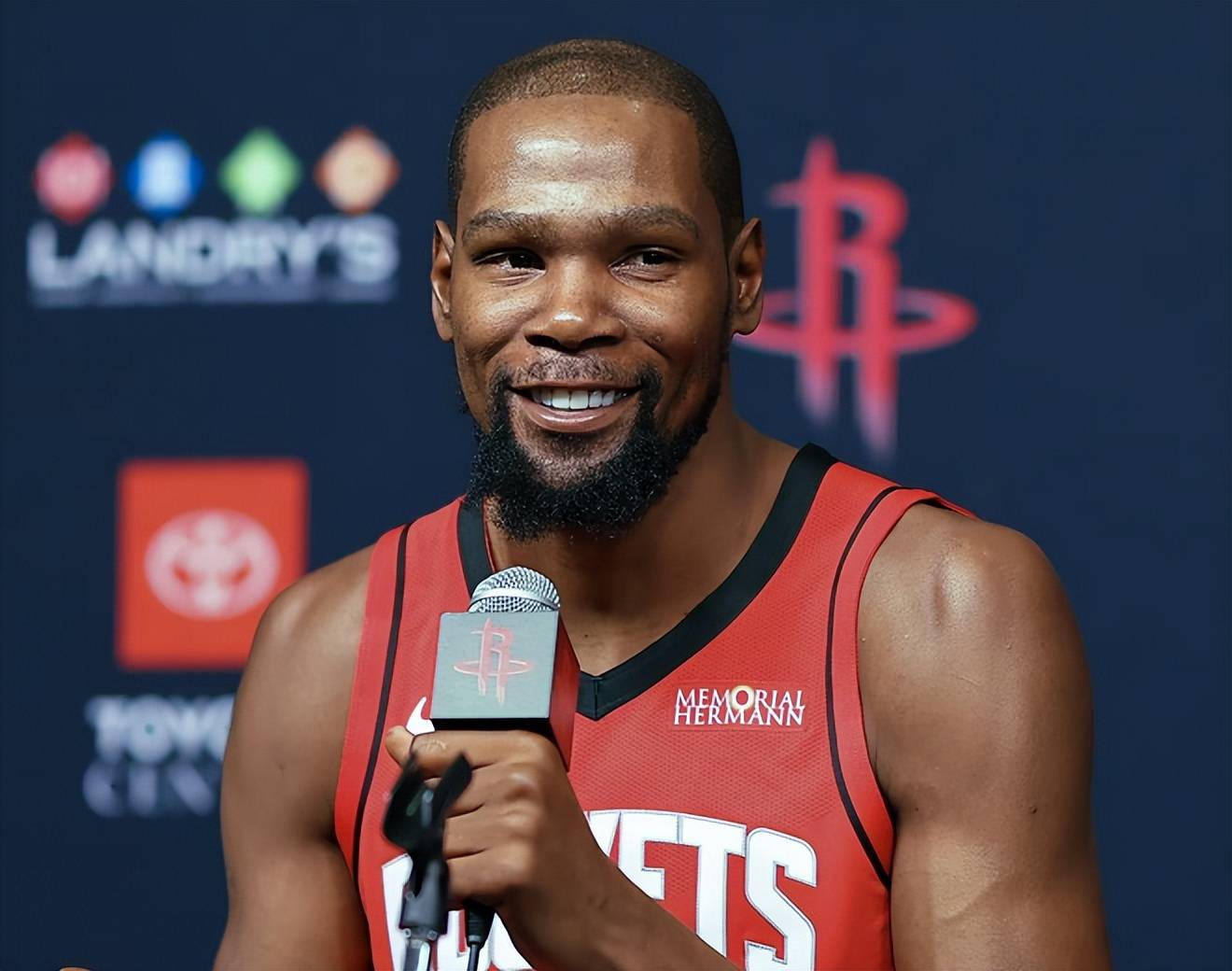 约基奇56分神奇三双创79年最狂纪录，一举改写5大历史级数据（约基奇轰下56分神迹级三双，刷新79年来最强纪录，一战改写5项历史数据）