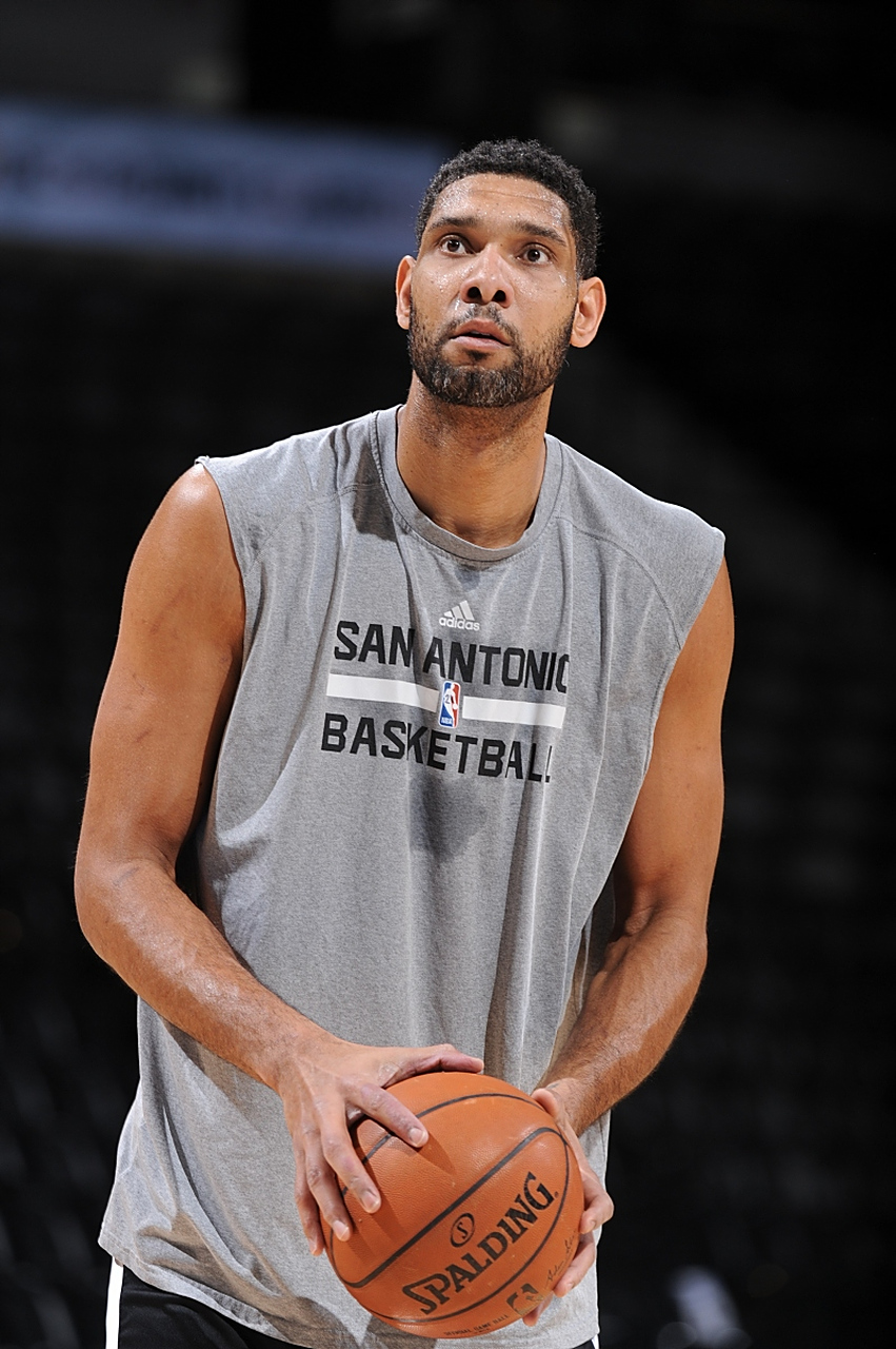 波兰11月世预赛大名单：莱万领衔，泽林斯基、皮扬特克在列（波兰公布11月世预赛名单：莱万领衔，泽林斯基、皮扬特克入选）