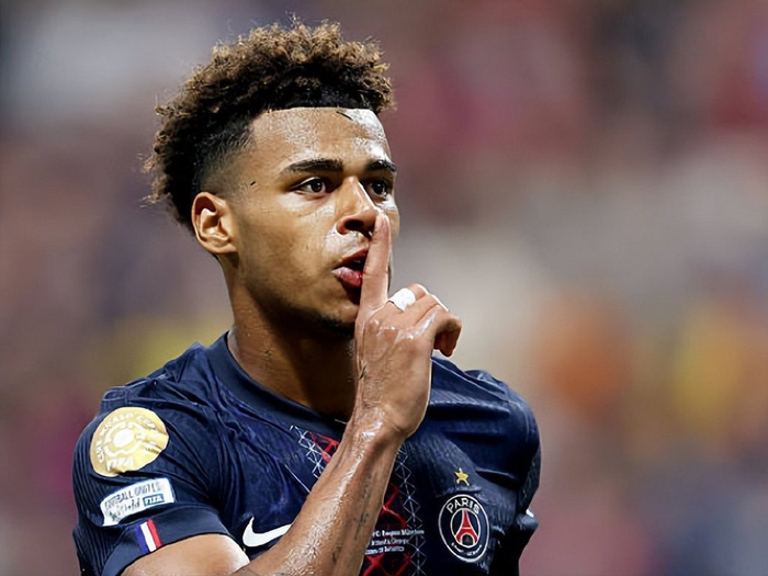 尤文客战佛罗伦萨：伊尔迪兹领衔，DV9、科斯蒂奇首发（尤文客场对阵佛罗伦萨：伊尔迪兹压阵，DV9与科斯蒂奇先发出场）