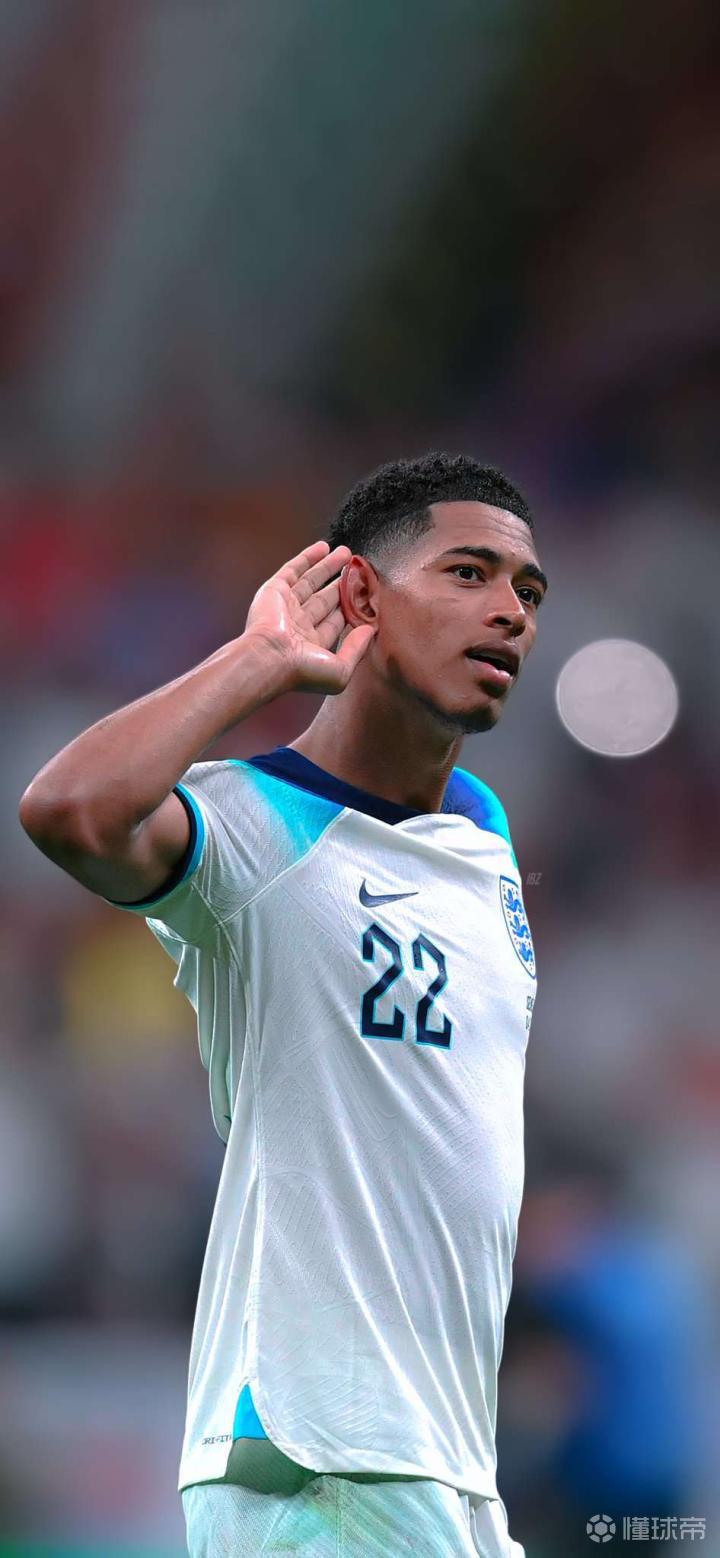 广西女孩超强球技燃爆全场（广西女生神级球技点燃全场）