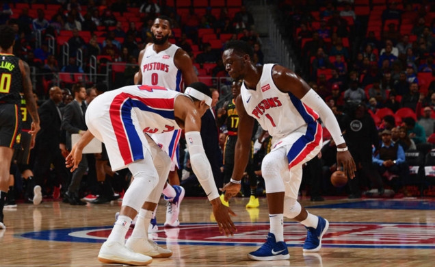 哈登在比赛中超越安东尼，进入NBA历史得分榜前十，成为首位2009届进入前十的球员，距30000分仍需1710分。（哈登超越安东尼跻身NBA历史得分前十，成2009届首位前十球员，距3万分尚差1710分）