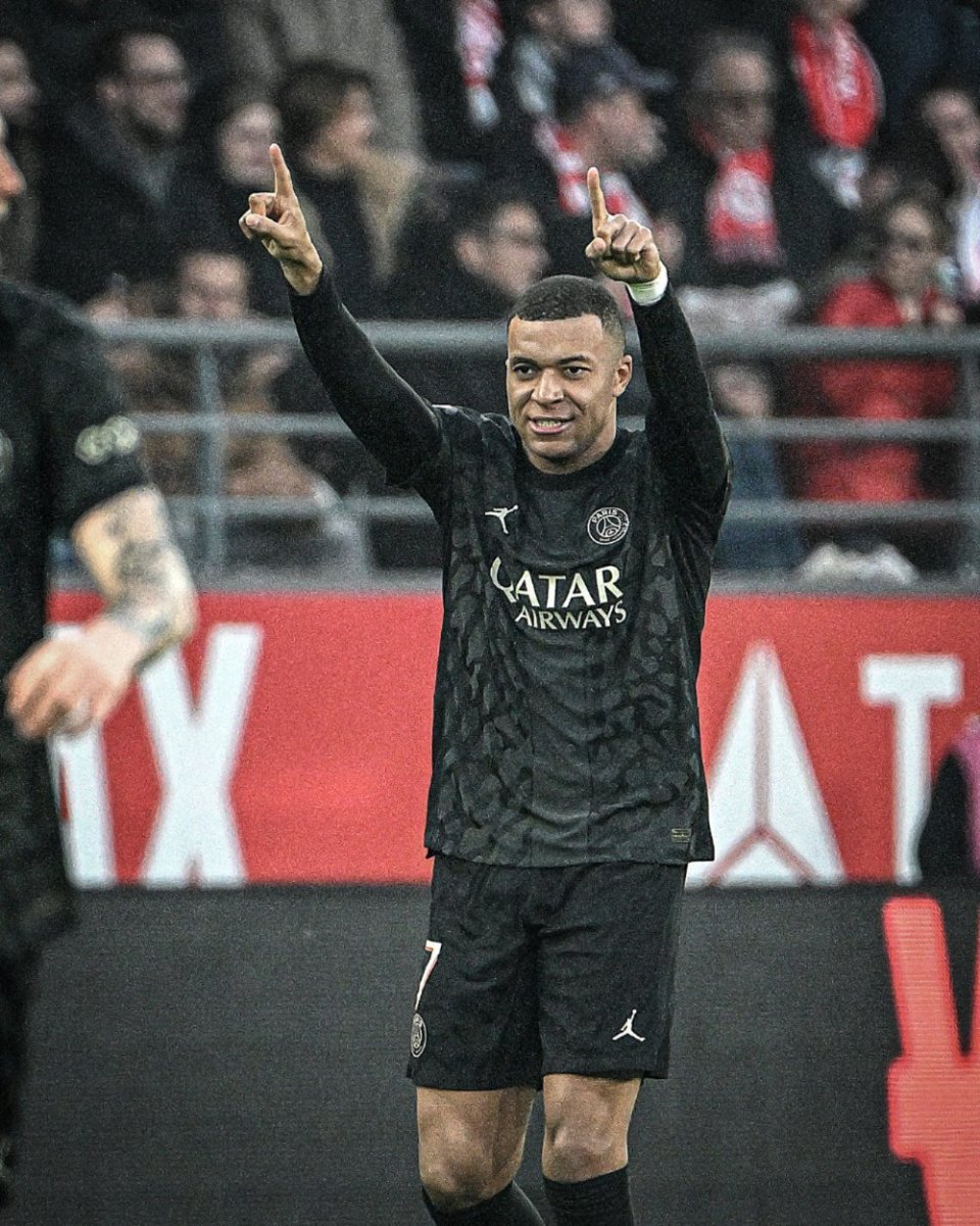 速体育12月20日讯 英超第17轮，纽卡主场2-2切尔西。（12月20日英超第17轮：纽卡斯尔联主场2-2战平切尔西）