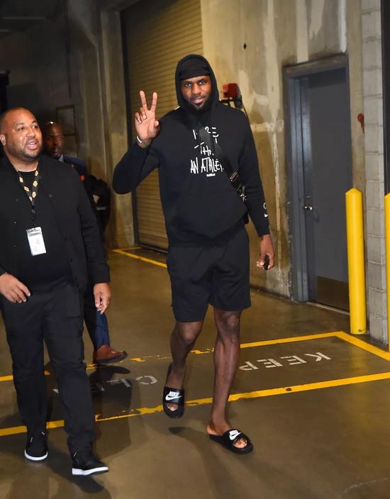 引发众怒，电讯报：摩洛哥为承办国际赛事大规模捕杀流浪狗（电讯报：摩洛哥为办国际赛事大规模捕杀流浪狗，激起公愤）