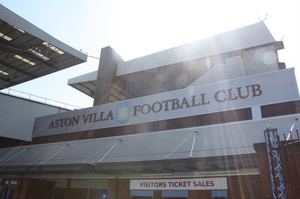 斯基拉：米兰派球探考察萨索洛中卫穆哈雷莫维奇和伊泽斯（斯基拉：米兰派球探考察萨索洛两位中卫穆哈雷莫维奇、伊泽斯）