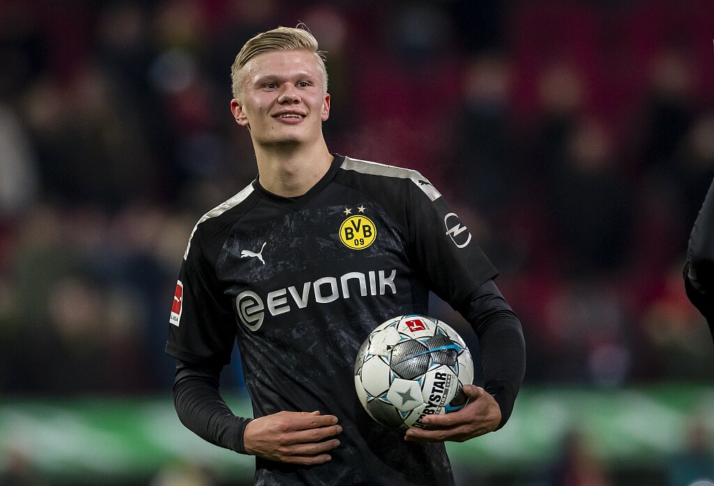 索默：我会弹吉他和钢琴；退役后我应该不当教练，压力太大了（索默自称会弹吉他与钢琴：退役后不考虑执教，压力太大）