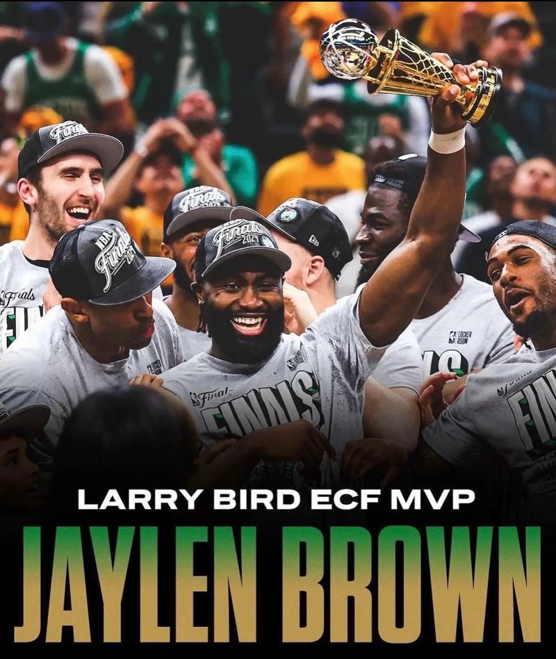 波兰11月世预赛大名单：莱万领衔，泽林斯基、皮扬特克在列（波兰公布11月世预赛名单：莱万领衔，泽林斯基、皮扬特克入选）