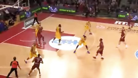 图片报：阿方索·戴维斯今天参与全队合练，预计在年底前回归（图片报：阿方索·戴维斯今日随队合练，预计年底前复出）