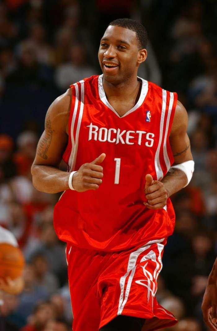 砍瓜切菜！库里内外开花包办球队7分 帮助勇士夺回场上主动（库里里外齐开火连取7分，助勇士重夺场上主动权）