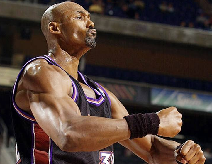 传记作者：亚马尔早期对莱万很不满，后来明白对方是想帮自己（传记作者：亚马尔起初不满莱万，后来才明白对方是在帮自己）