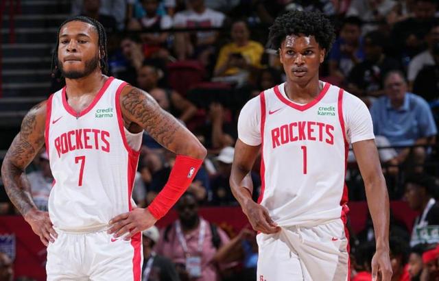 武磊受邀出席上海徐汇区足球超级联赛开幕式，并宣布比赛开幕（武磊出席上海徐汇区足球超级联赛开幕式并宣布开赛）