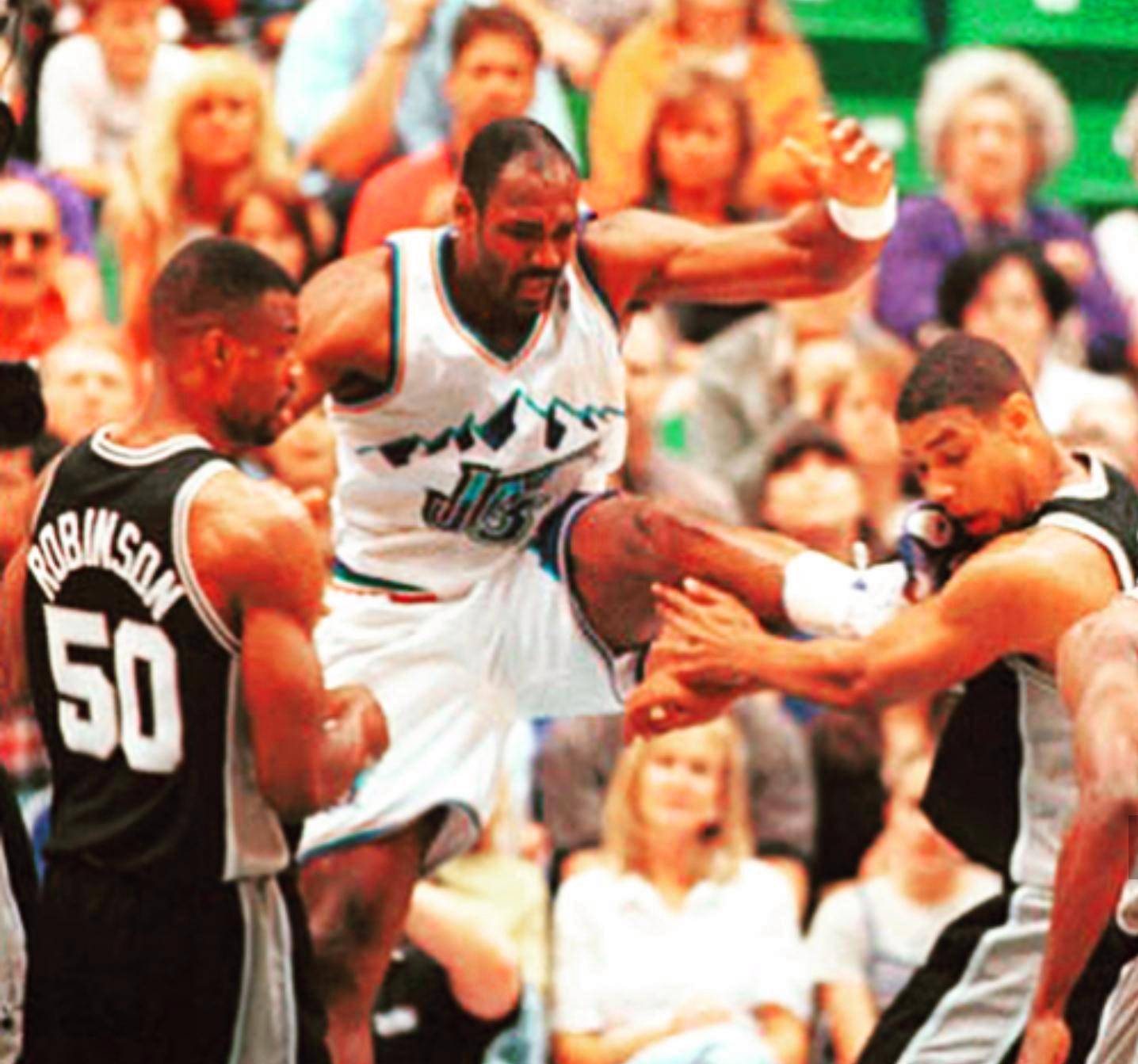 泰伦·卢谈18次失误：我们得保护好球权，不能失误让对手快攻（泰伦·卢谈18次失误：必须保护球权，别给对手快攻机会）