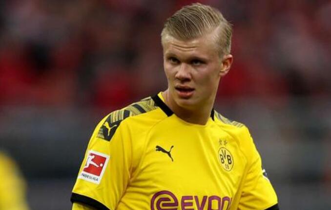 随阿根廷队在西班牙公开训练，梅西：感谢今天到场的所有人（阿根廷队在西班牙进行公开训练课，梅西向到场观众致谢）