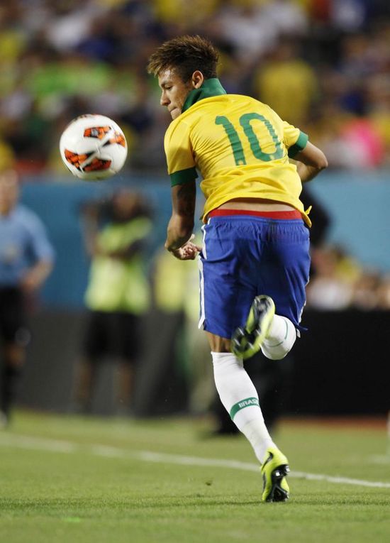 鹈鹕第三节强势反击，扭转战局（鹈鹕第三节发力逆转局势）