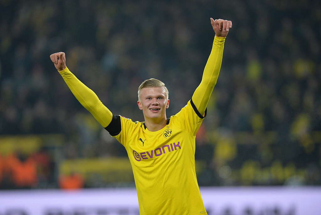 石破天惊!斯图边锋勒威林轰超远距离世界波，球速高达122km／h（惊天怒射！斯图边锋勒威林超远程世界波破门，球速飙至122公里／小时）